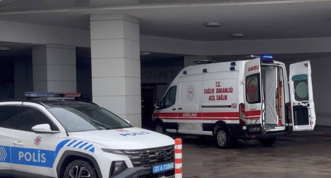 Karnesini almaya gitti, bıçaklandı! 1 ölü 5